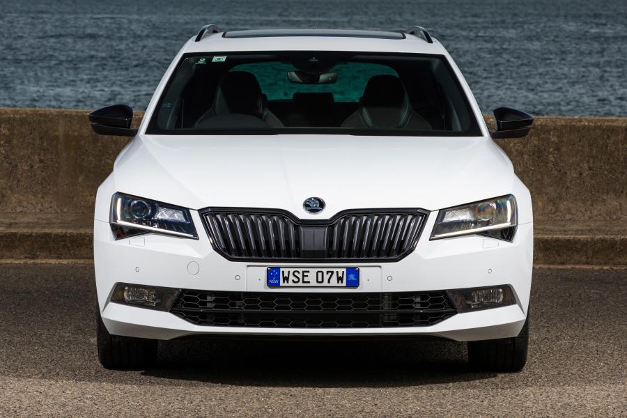  Skoda Superb Wagon 4x4 SportLine 2017 года  (AU) (фото 10 из 16)